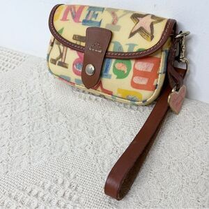 Dooney & Bourke Patterned Women's Wristlet